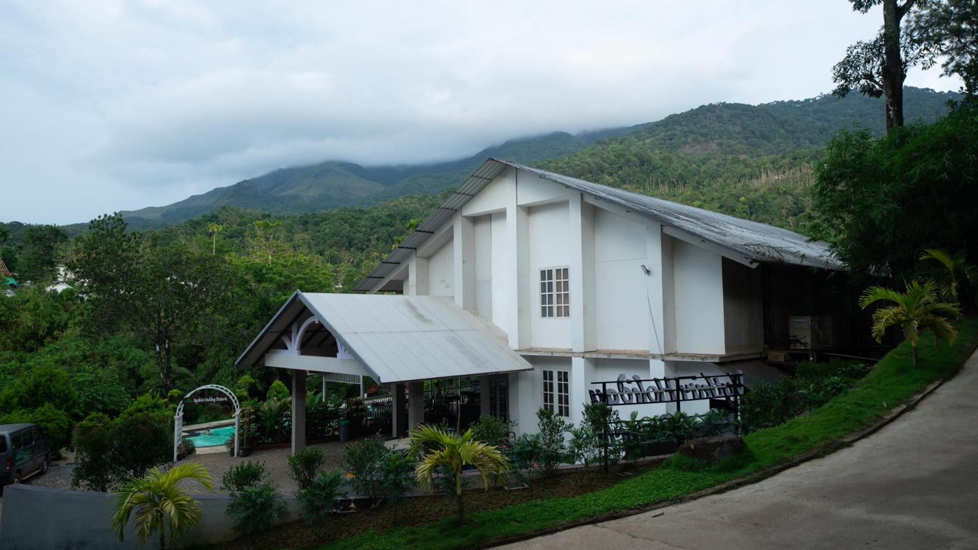 Vythiri Holiday Resort, Wayanad ภายนอก รูปภาพ