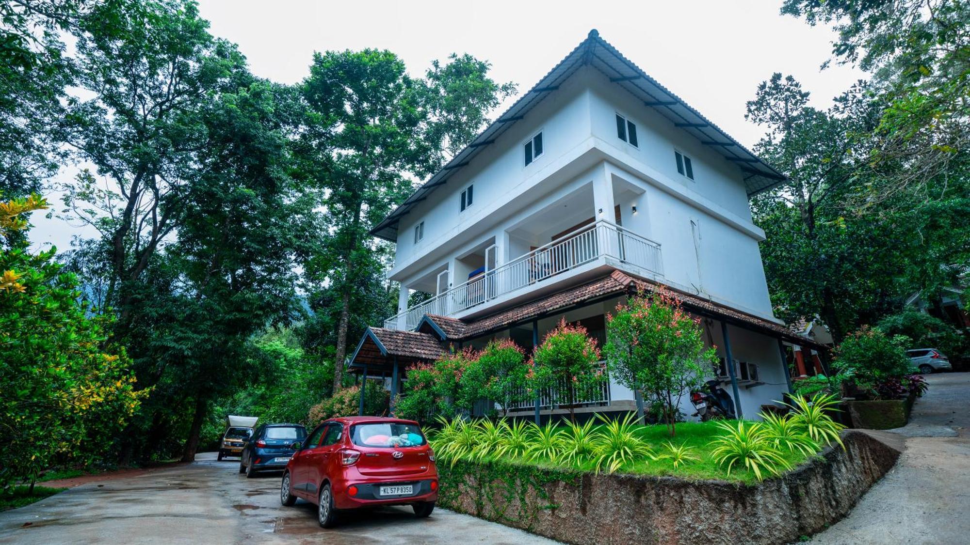 Vythiri Holiday Resort, Wayanad ภายนอก รูปภาพ